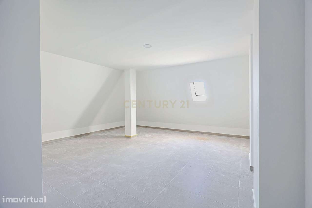 Prédio Charneca Caparica - Frações T1 e T2-24