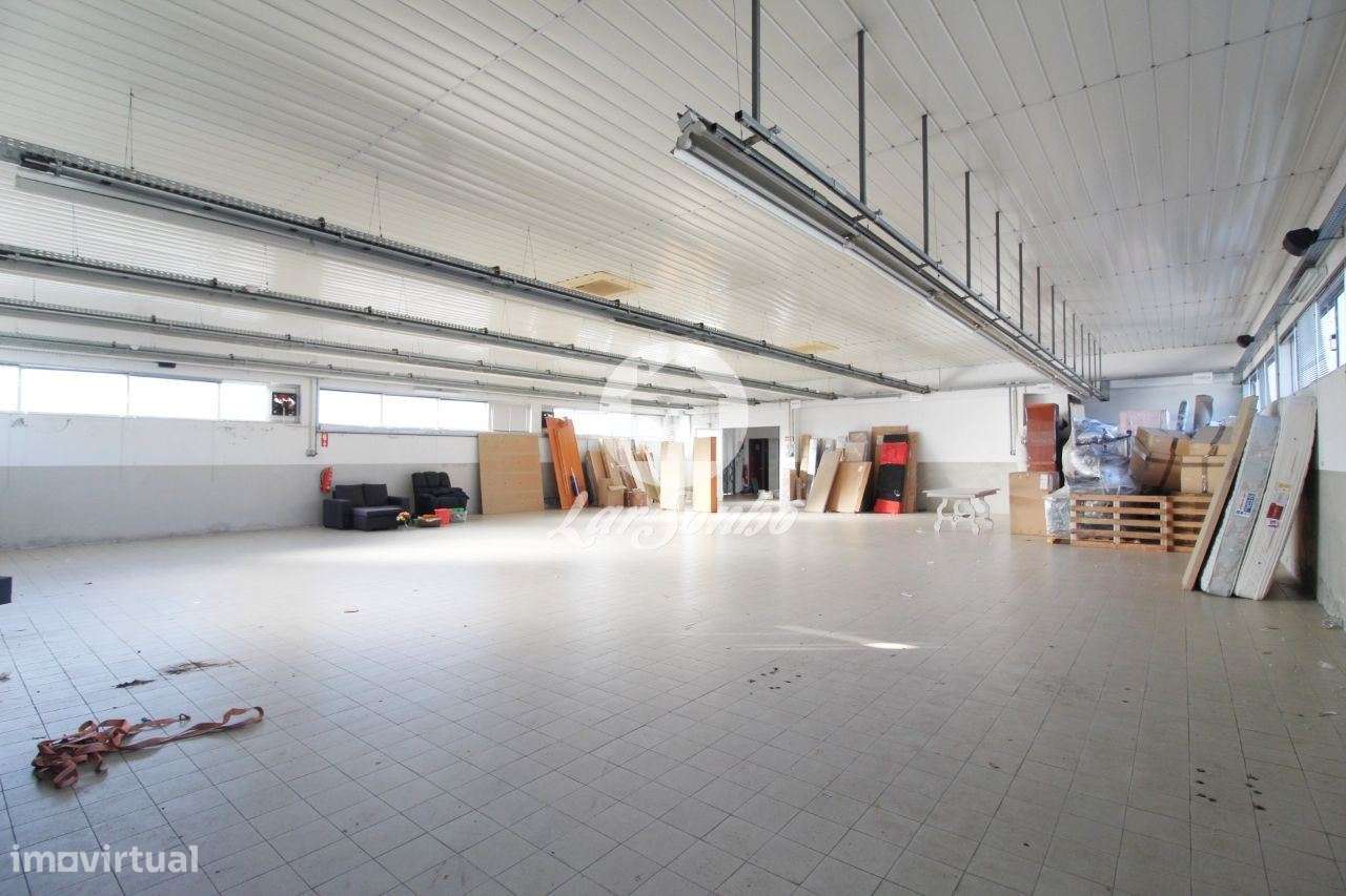 Armazém Industrial em Barcelos - Grande imagem: 2/22