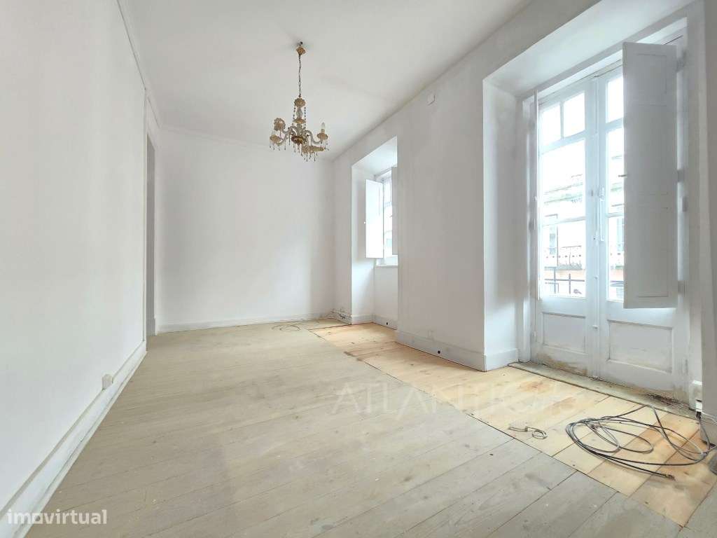 Apartamento T2 + 1 em Arroios - Excelente Oportunidade!-5