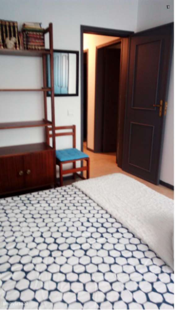 Quarto - localizado em Aveiro - Grande imagem: 5/7