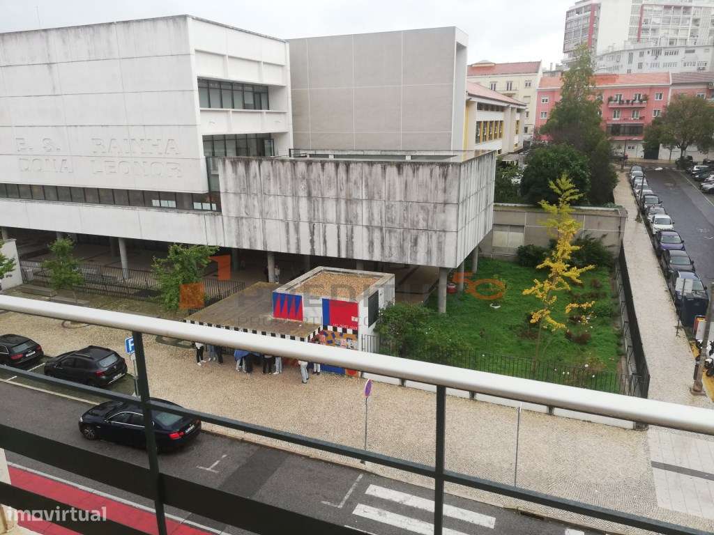 T4 com Garagem em Alvalade - Grande imagem: 4/22