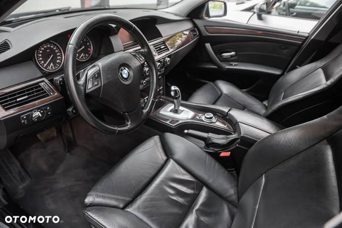 BMW Seria 5 530i Touring Sport-Aut Edition Exclusive - 15