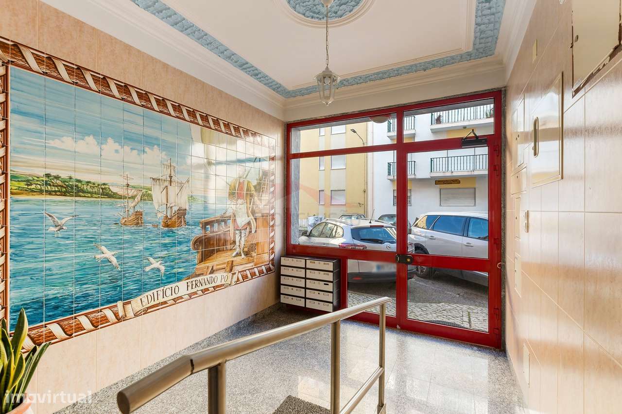 **Apartamento T3 em Venda no Carregado - Oportunidade Imperdível! **-19