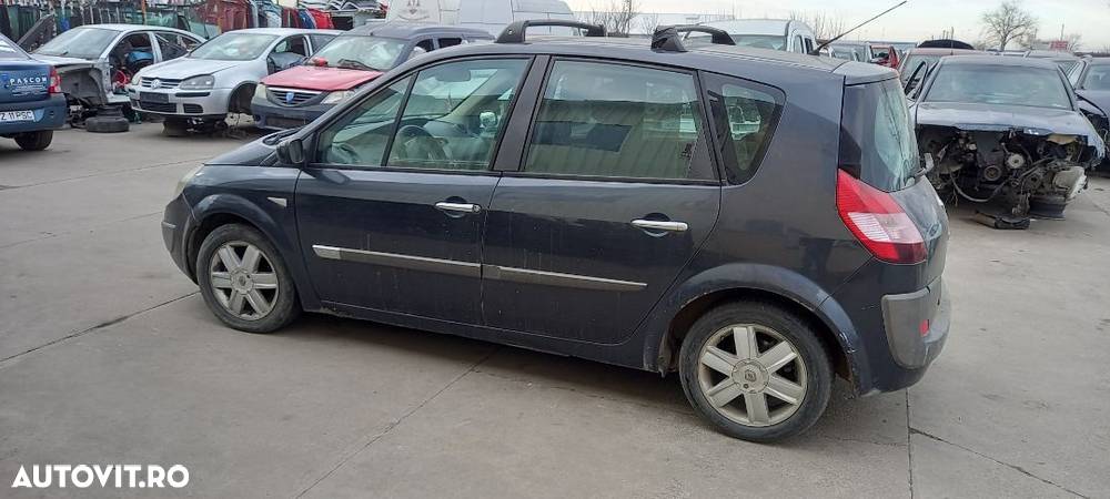 Dezmembram Renault Megane Scenic - 3