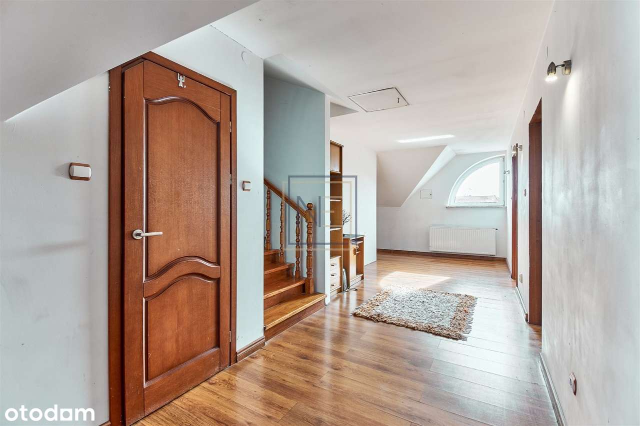 Piętrowy dom z piwnicą, tarsem i ogrodem pod lase-13