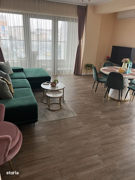 Apartament cu 3 camere  de inchiriat