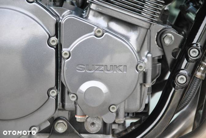 Suzuki GSX - 28