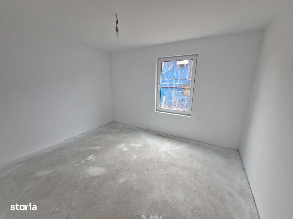 Casa individuala, decomandata, 10 camere, 210 mp., teren 15000mp., zon-8