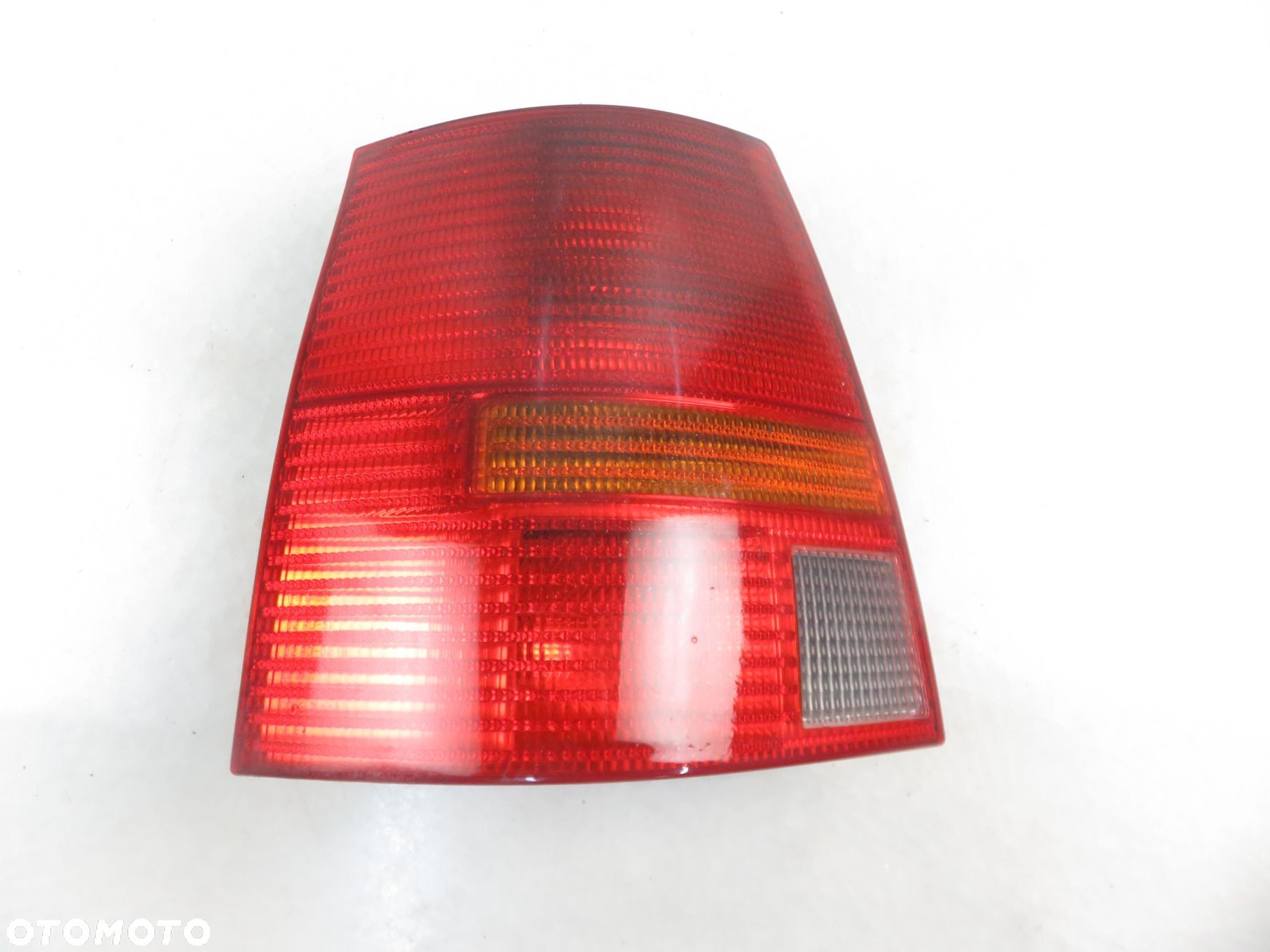 LAMPA LEWA TYLNA VW GOLF IV KOMBI - 1