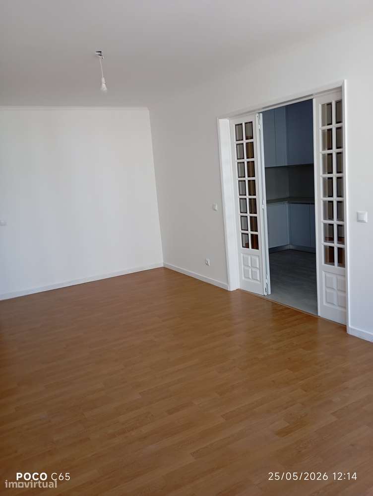 T2 com garagem, elevador e eficiência energética B--6