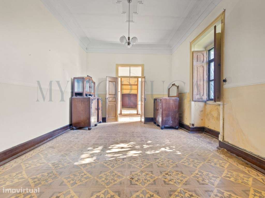 Solar Histórico de 1936 com Grande Quinta no Centro da Vila Oportun...-8