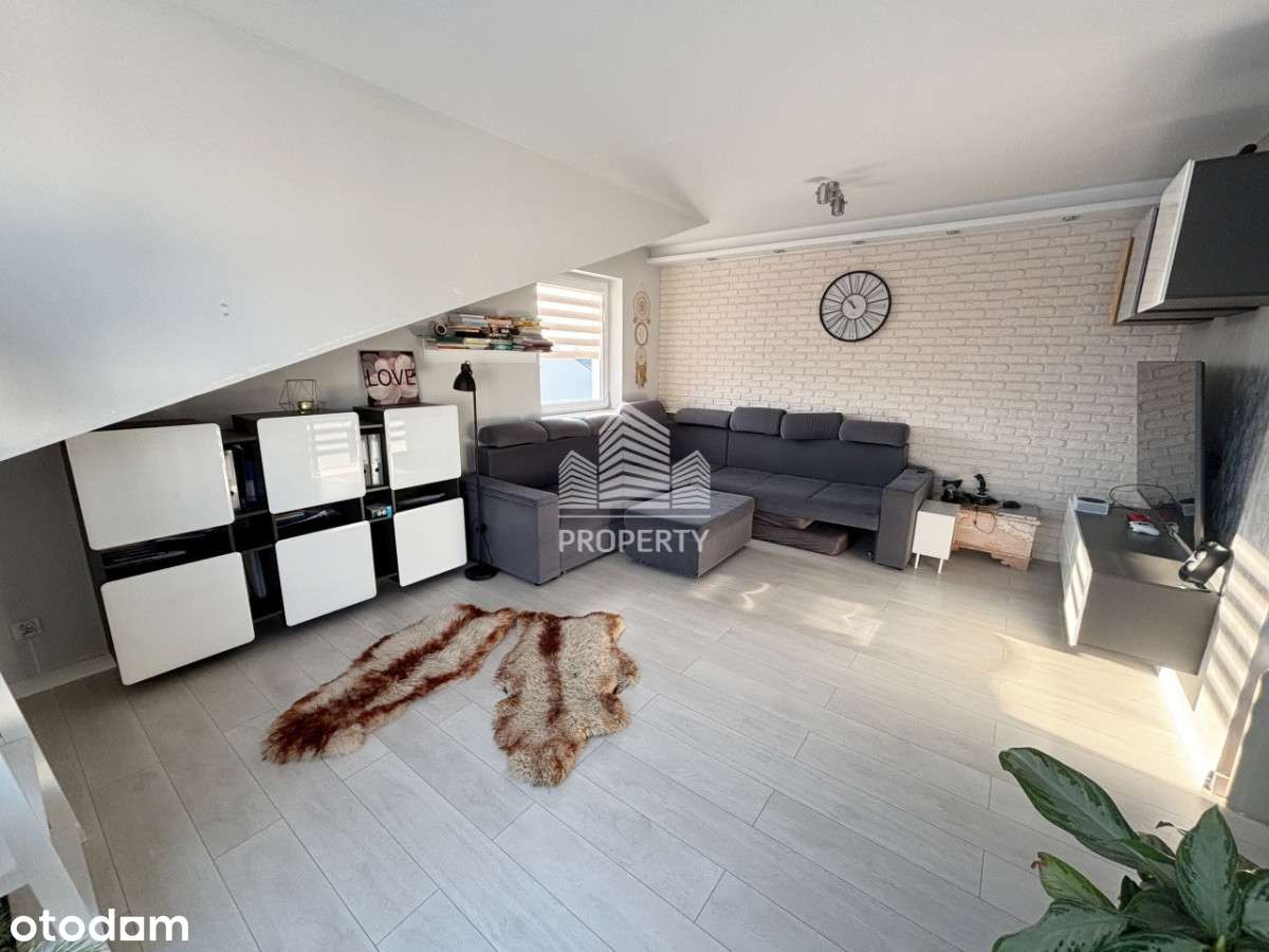 Teren ogrodzony,dwa m.postojowe,dwupoziomowe-2