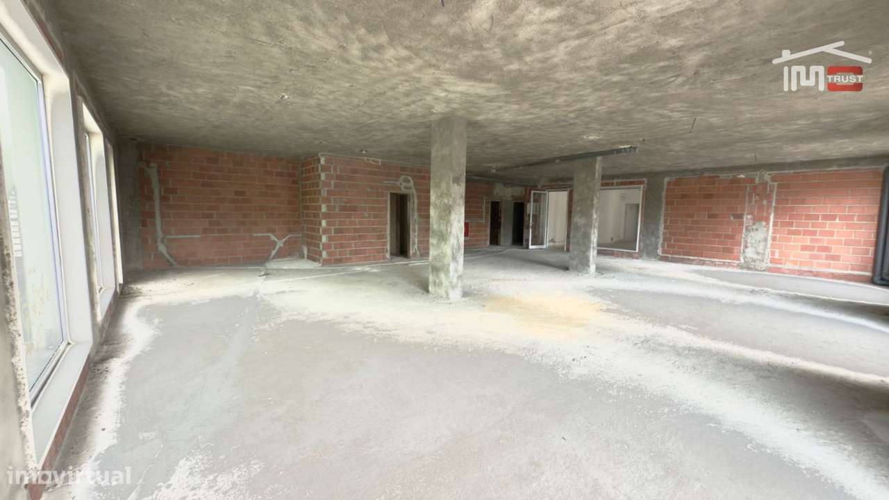 Loja 290m2 Camarate - Espaço Disponível a todas as Actividades Come... - Grande imagem: 4/30