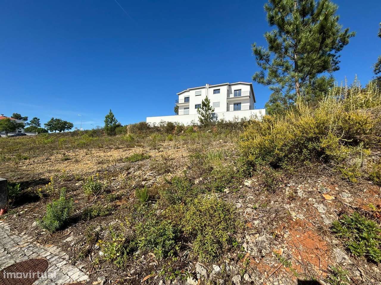 Lote de terreno  para  construção de Moradia Geminada - Grande imagem: 2/24