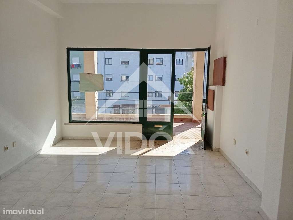 Loja no Novo Mercado Municipal da Baixa da Banheira CV - Grande imagem: 3/5