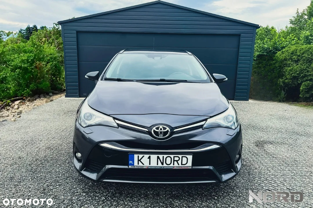 Toyota Avensis - 2