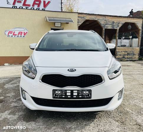 Kia Carens - 12