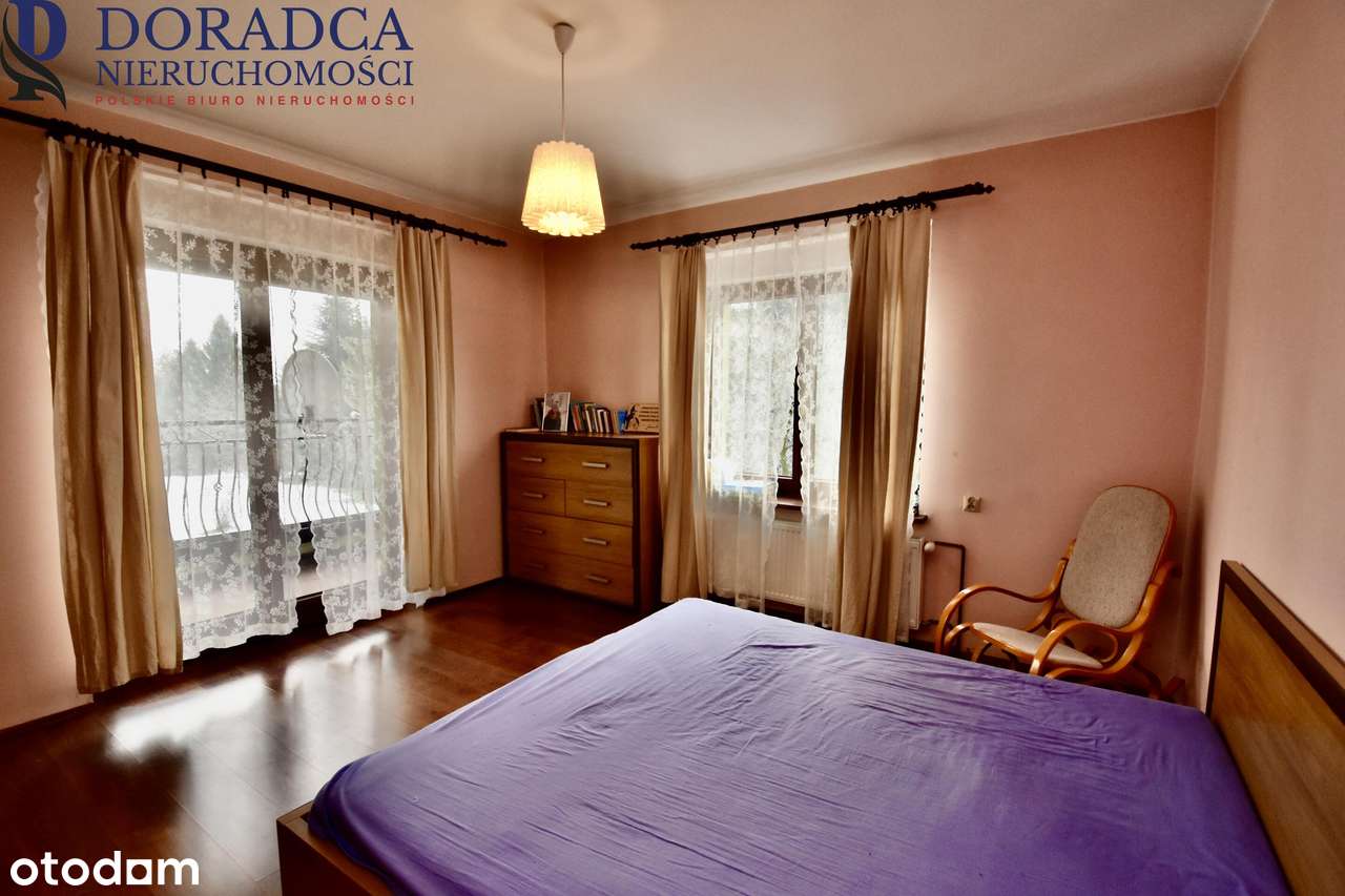 Piekny wyremontowany dom na dużej działce-10