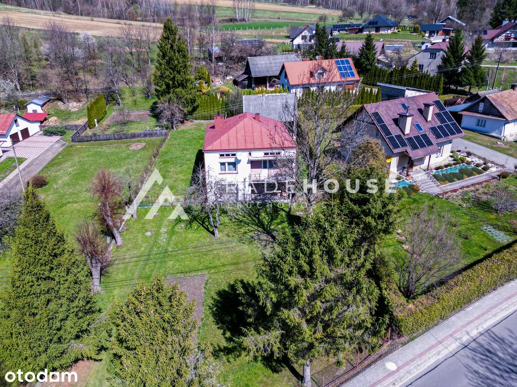 Dom jednorodzinny w spokojnej okolicy.-5