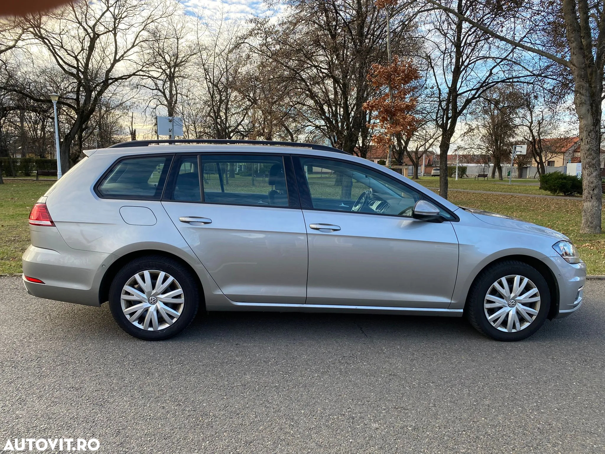 Volkswagen Golf 2.0 BlueTDI Comfortline - 26