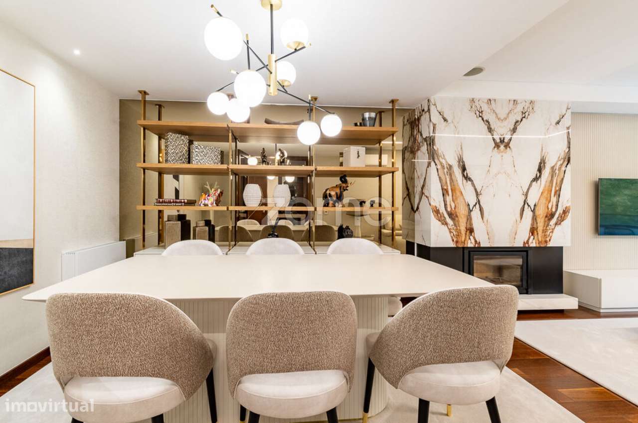 Apartamento T2 Mobilado, com Varanda e Garagem Fechada - Braga - Grande imagem: 2/47