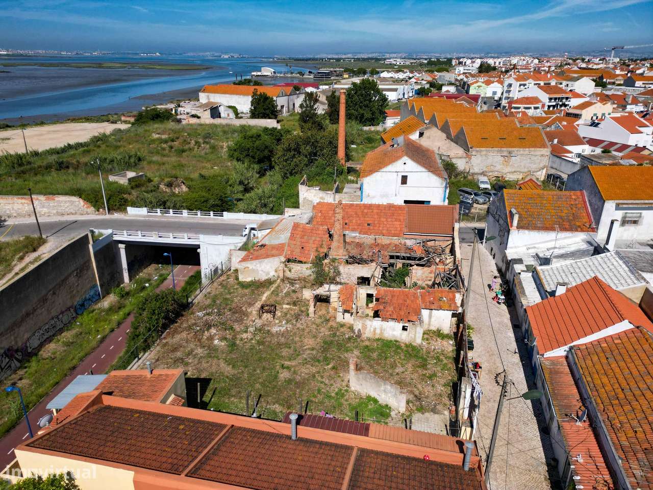 Montijo - Lote para construção de prédio com 3 andares com 558 m2. Vis - Grande imagem: 5/14