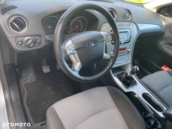 Ford Mondeo 1.8 TDCi Ambiente - 15