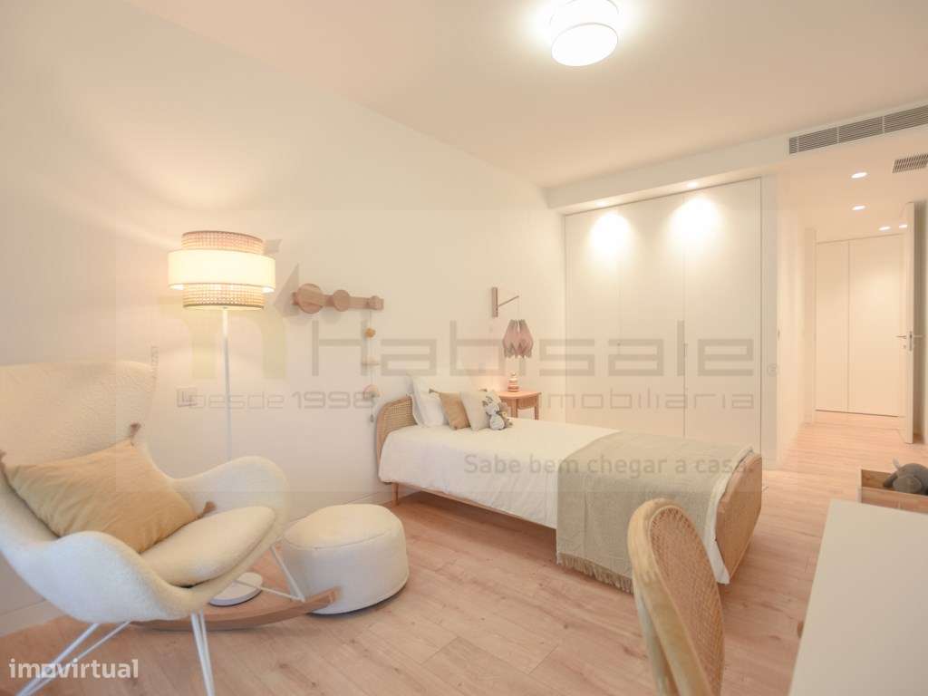 T3 em Condomínio Privado com Piscina no Centro de Famões-17