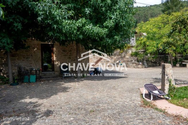 Moradia Isolada V3 com jardim - Vale de Cambra-25