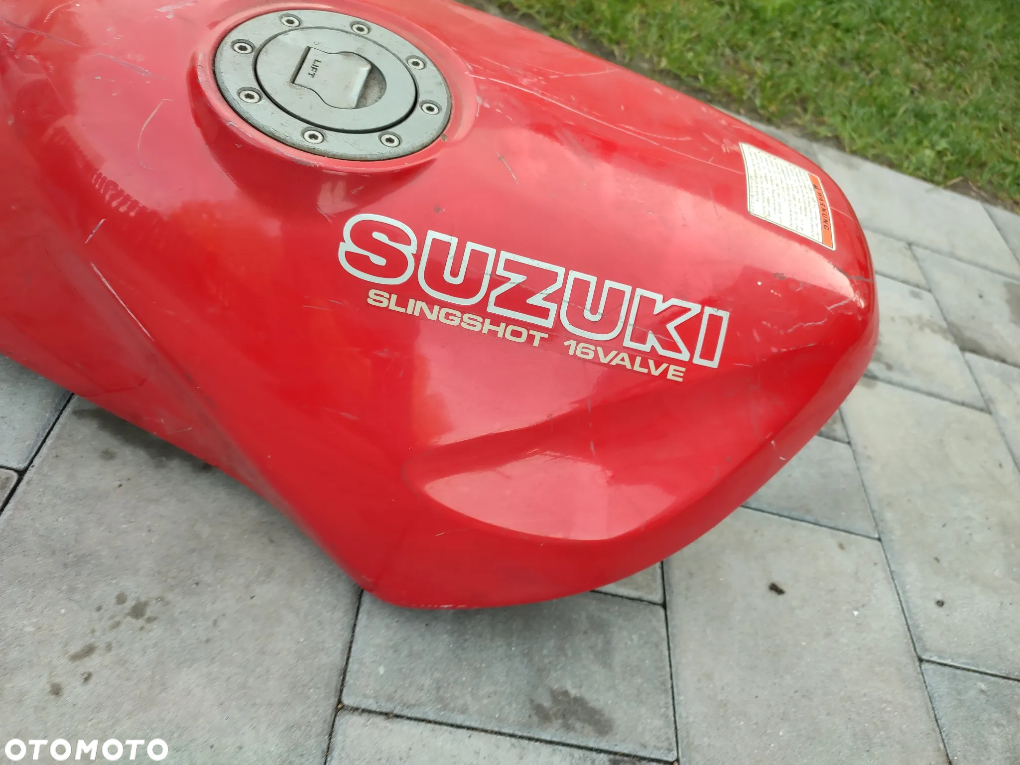 Bak, zbiornik paliwa Suzuki Bandit 400 - 3