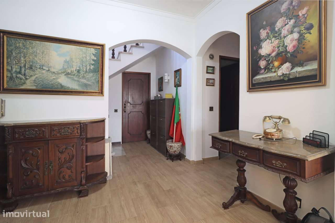 Excelente Moradia T4 +.  Situada no Alto da Parede em Cascais - Grande imagem: 3/43