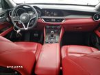 Alfa Romeo Stelvio - 8