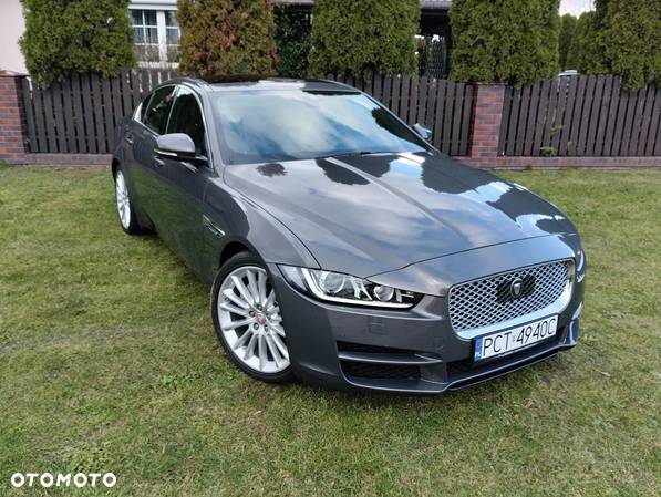 Jaguar XE 2.0 D Prestige - 1