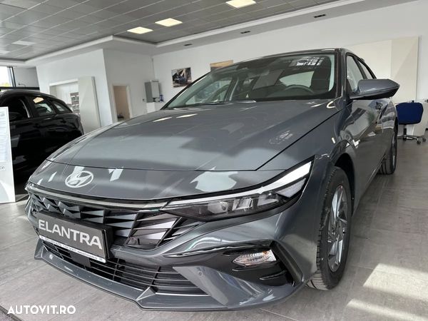 Hyundai Elantra 1.6 l 123 CP CVT Highway - 1