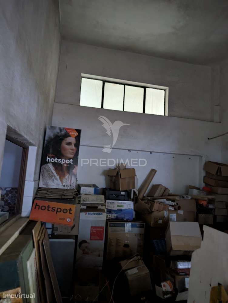 Armazém no centro da Vila de Mora - Grande imagem: 4/5