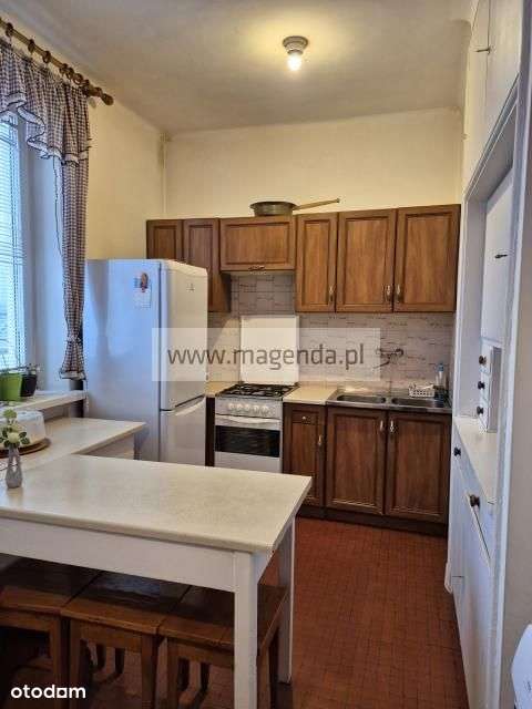 Oryginalne mieszkanie 73 m2 przy Placu Konstytucji-7