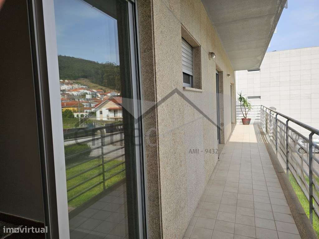 Meadela - Apartamento T3 em Condomínio Fechado-11