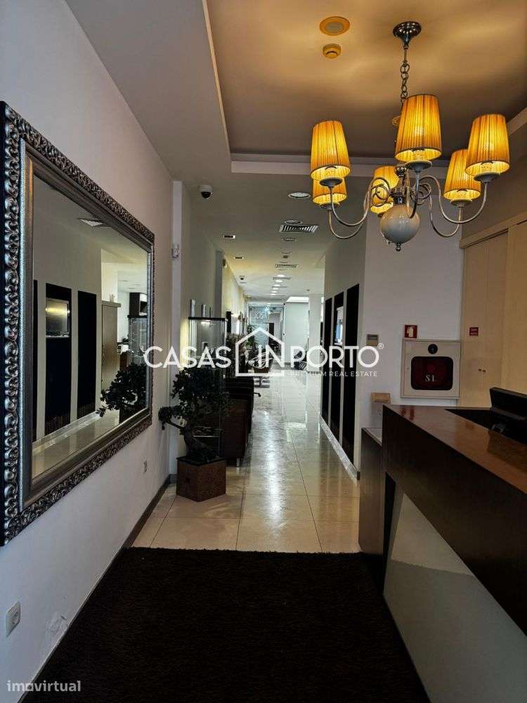 Loja de Prestígio no coração do Porto - Grande imagem: 2/13