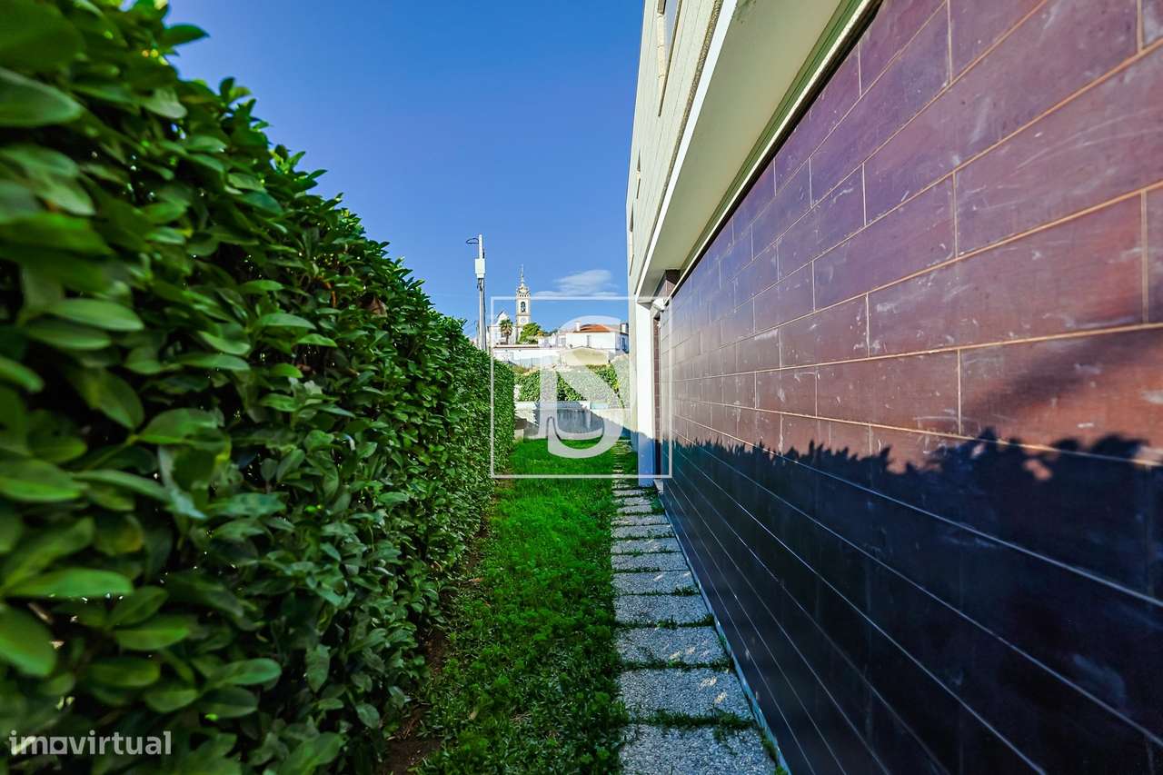 Apartamento T3 em Galegos (São Martinho)-24