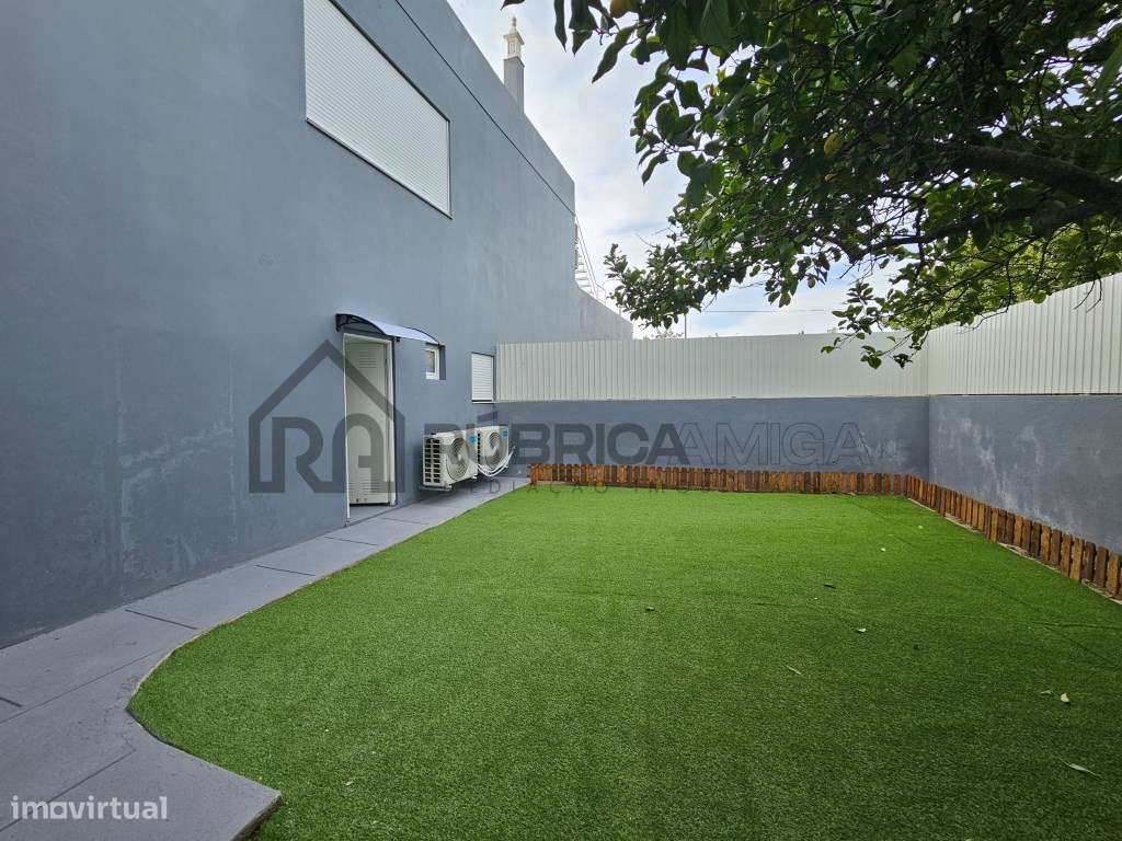 Moradia recuperada com garagem em Loulé-0