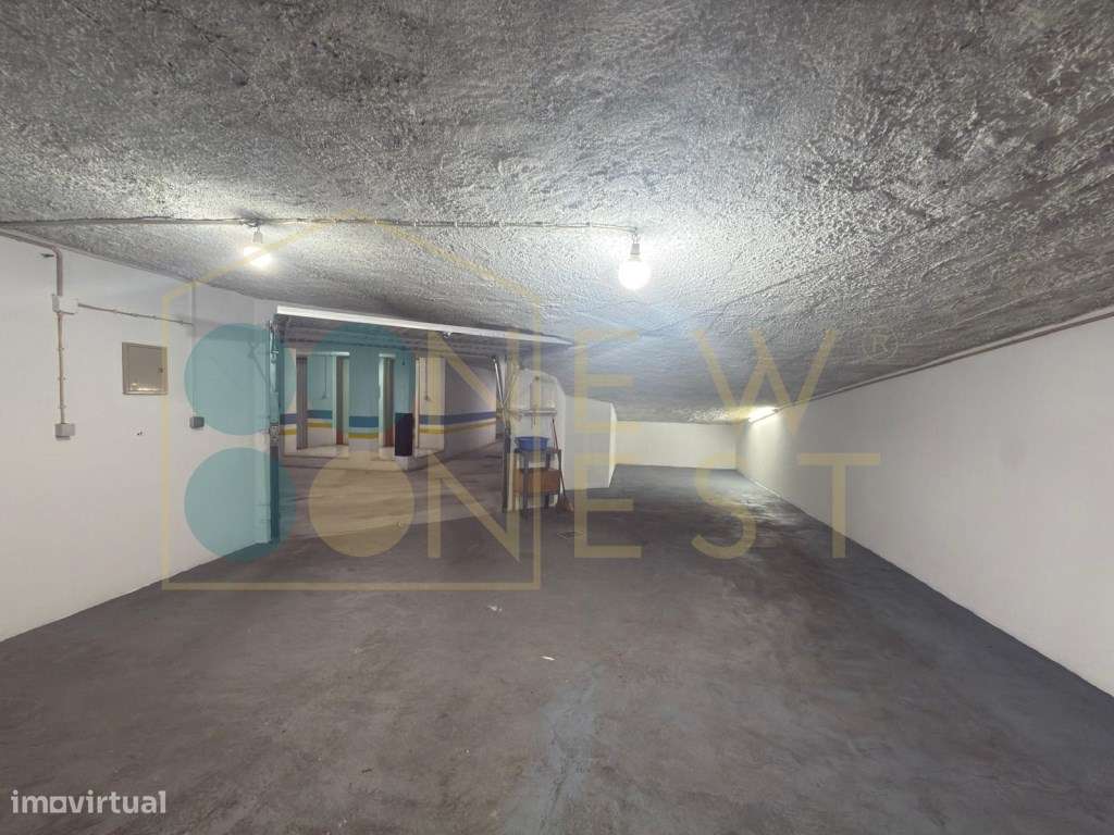 Garagem para 2 carros e arrumos nas Colinas de São Francisco Xavier...-8