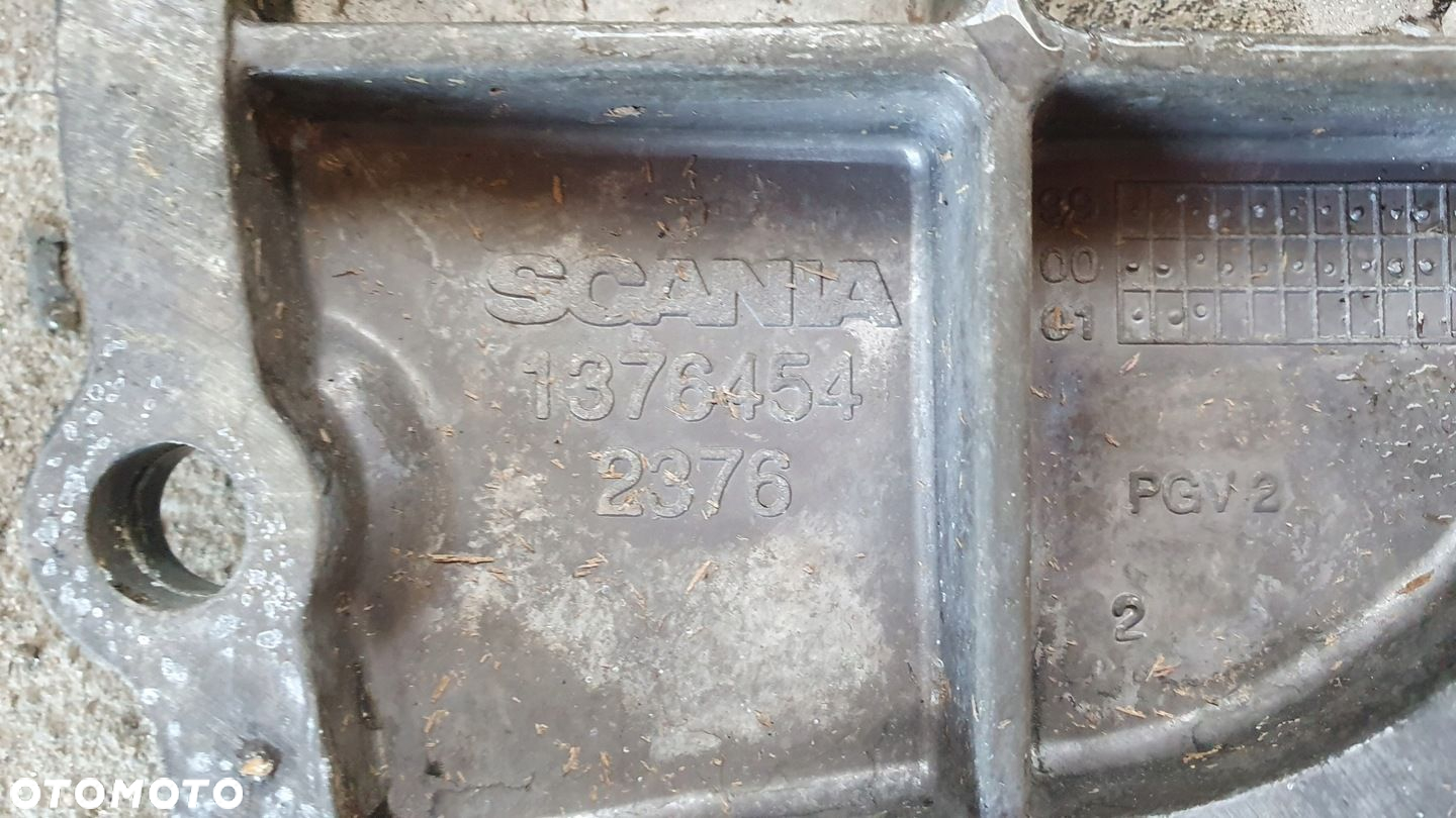 Pokrywka Zaślepka Rozrządu Scania R 124 DC 1102 1376454 - 3