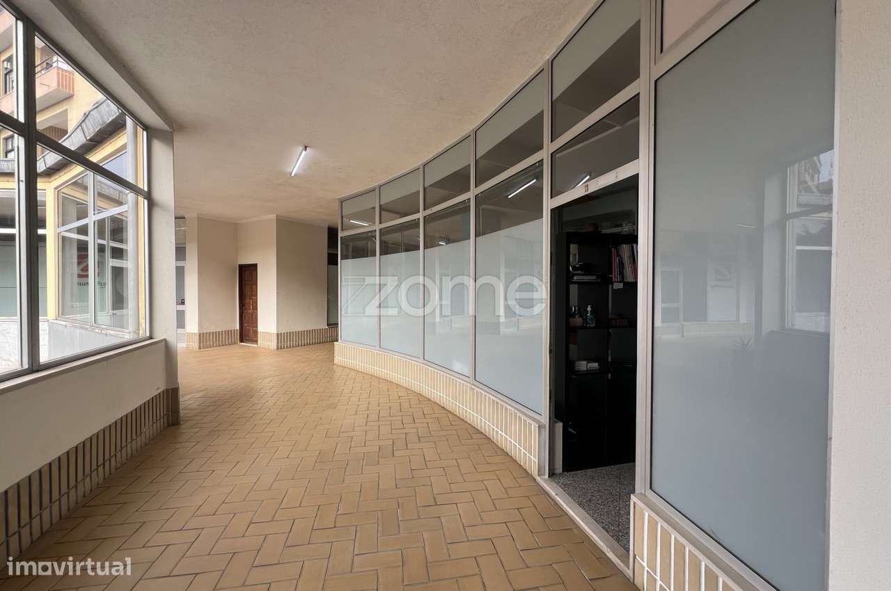 Loja na Galeria Comercial Bairro do Jardim, Viana do Castelo - Grande imagem: 2/33