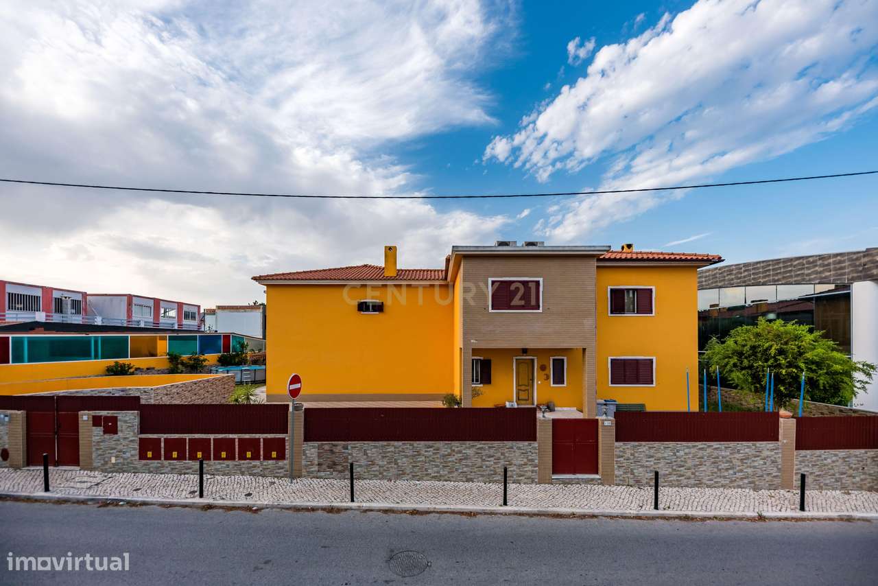 Moradia  T4 - Charneca da Caparica  com Jardim e Garagem - Grande imagem: 2/41