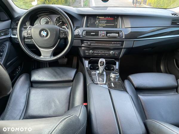 BMW Seria 5 530d xDrive Luxury Line - 11