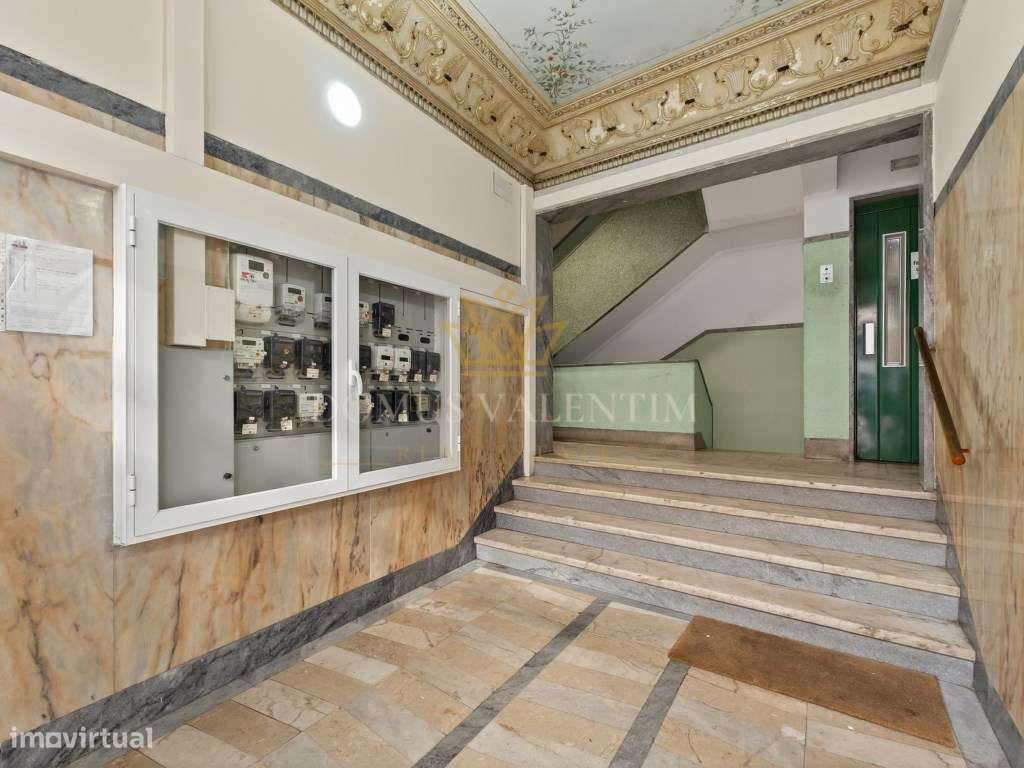 T2 Totalmente Remodelado em Almada - Conforto e Modernidade-14