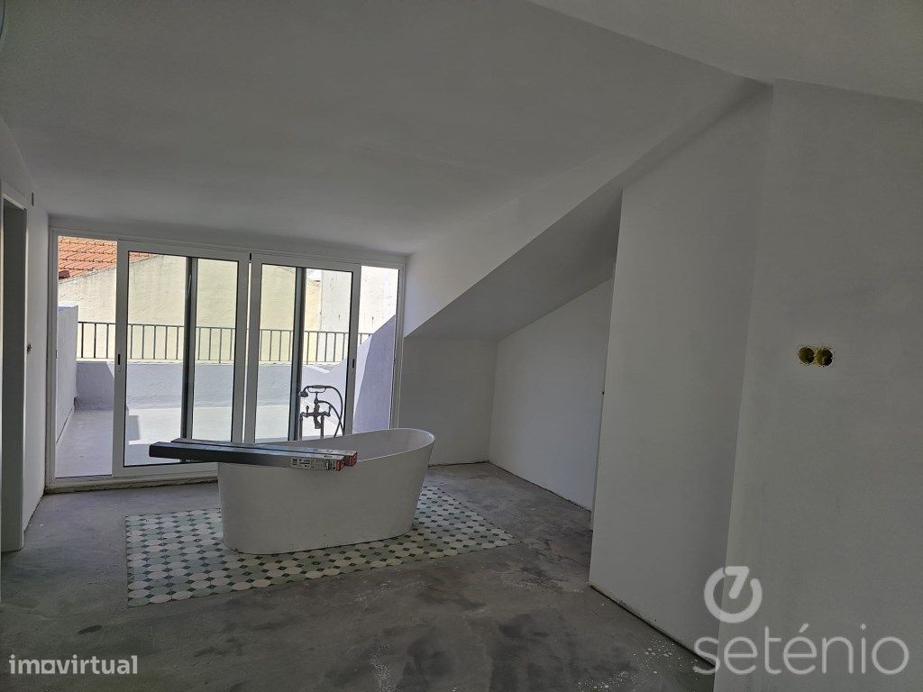 Campo de Ourique. T3 Duplex. 120m2. V...