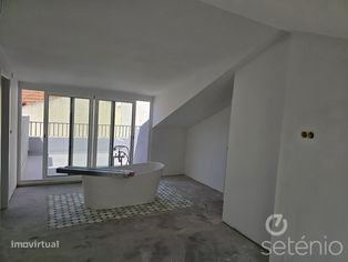 Campo de Ourique. T3 Duplex. 120m2. V...