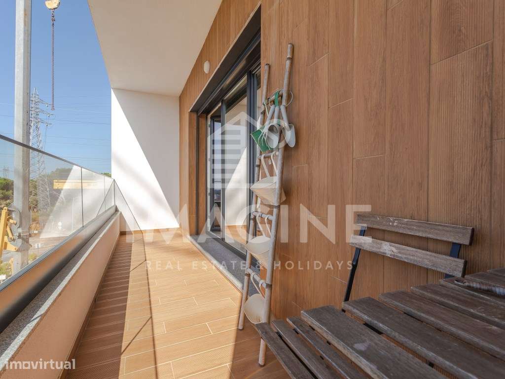 Apartamento T2 com Varanda Aterraçada na Quinta da Amizade-19