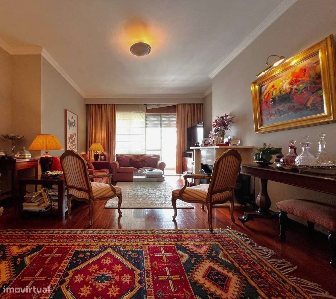 T4 no Aviz muito bem localizado - Grande imagem: 5/25